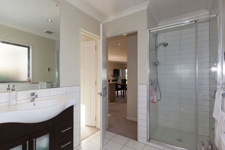 Photo of property in 3 Bluewater Place, Paraparaumu, 5032