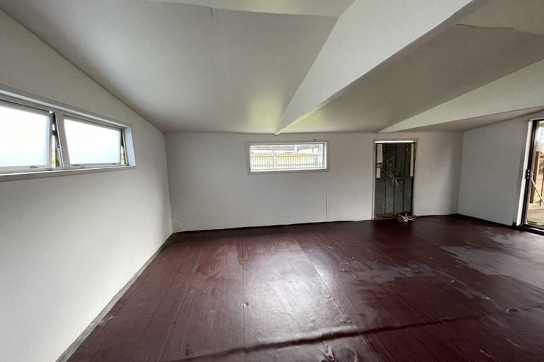 Photo of property in 28 Kairanga Street, Mangere East, Auckland, 2024
