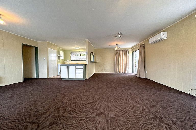 Photo of property in 3 Benita Place, Sunnyvale, Auckland, 0612