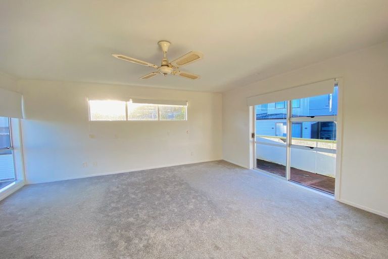 Photo of property in 10 Datura Place, Sunnynook, Auckland, 0620