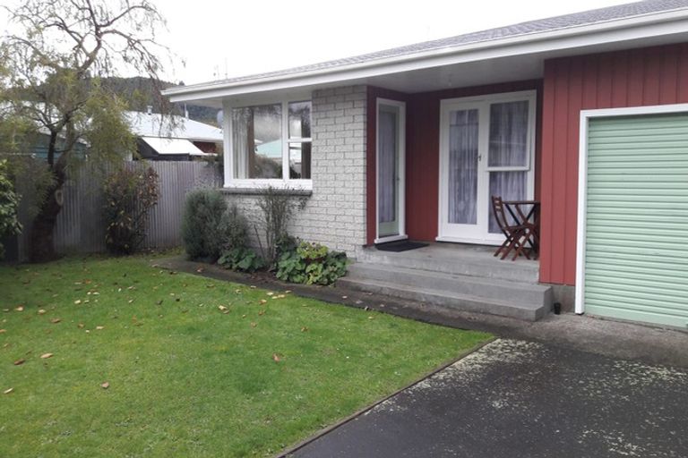 Photo of property in 3b Ferretti Grove, Avalon, Lower Hutt, 5011