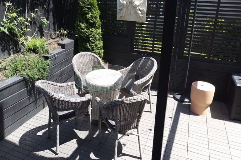 Photo of property in 1/2 Heathcote Road, Castor Bay, Auckland, 0620