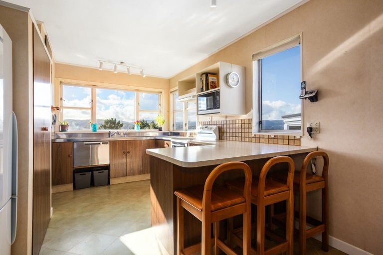 Photo of property in 48 Kiriwai Road, Paremata, Porirua, 5024