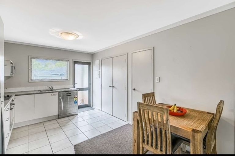 Photo of property in 24/94 Glengarry Road, Glen Eden, Auckland, 0602