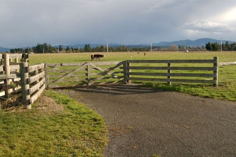 Photo of property in 2 Hayfield Terrace, Cust, Rangiora, 7471