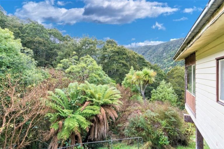 Photo of property in 30 Village Loop Road, Waipori Falls, Outram, 9073