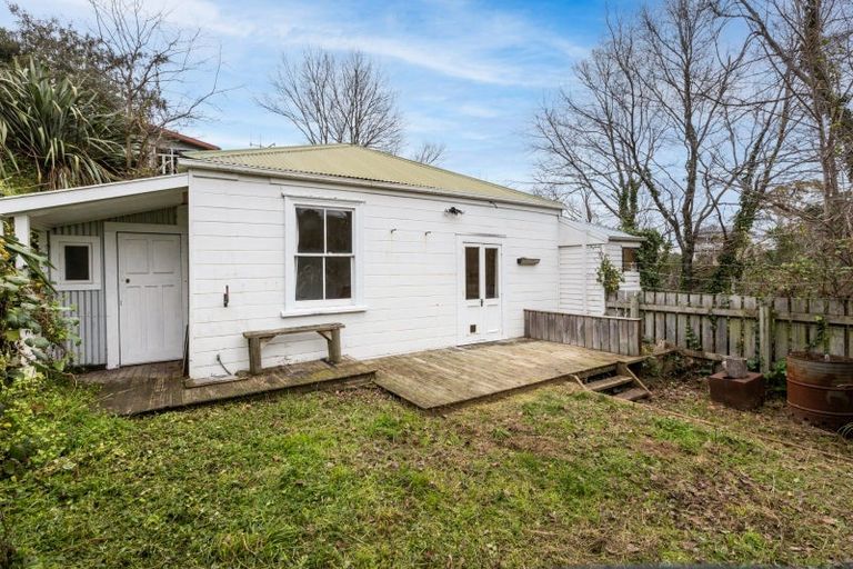 Photo of property in 19 Milton Road, Bluff Hill, Napier, 4110