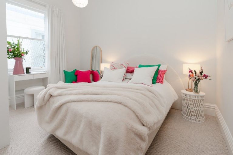 Photo of property in 81 Marine Parade, Seatoun, Wellington, 6022