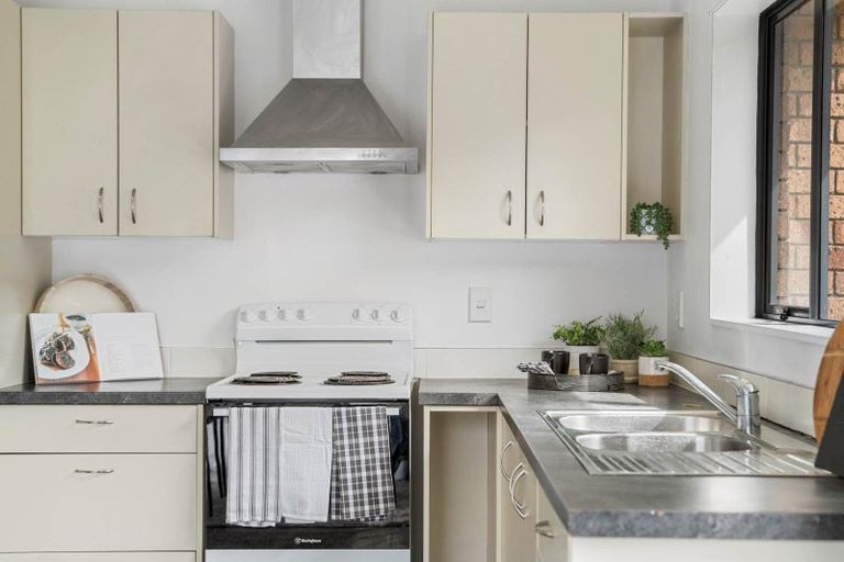 Photo of property in 80 Robert Skelton Place, Clendon Park, Auckland, 2103