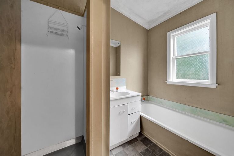 Photo of property in 28a Collins Street, Hawera, 4610