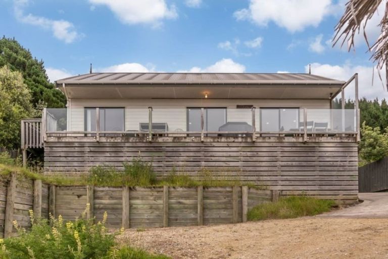 Photo of property in 14 Sandy Bay Drive, Mataikona, Tinui, 5889