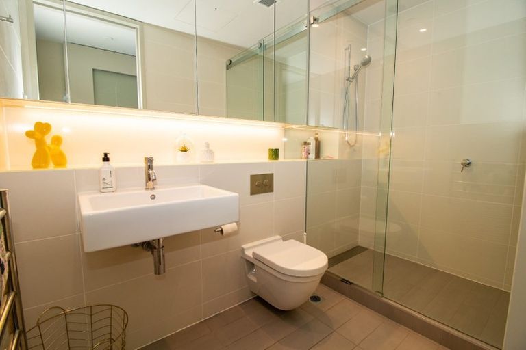 Photo of property in Clyde Quay Wharf, 3b/5 Clyde Quay Wharf, Te Aro, Wellington, 6011