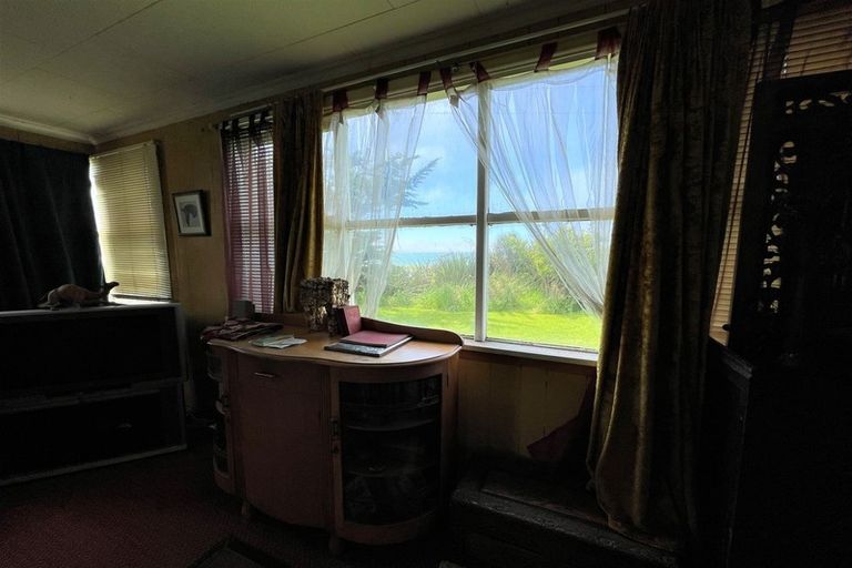 Photo of property in 1262 Kaka Point Road, Kaka Point, 9271