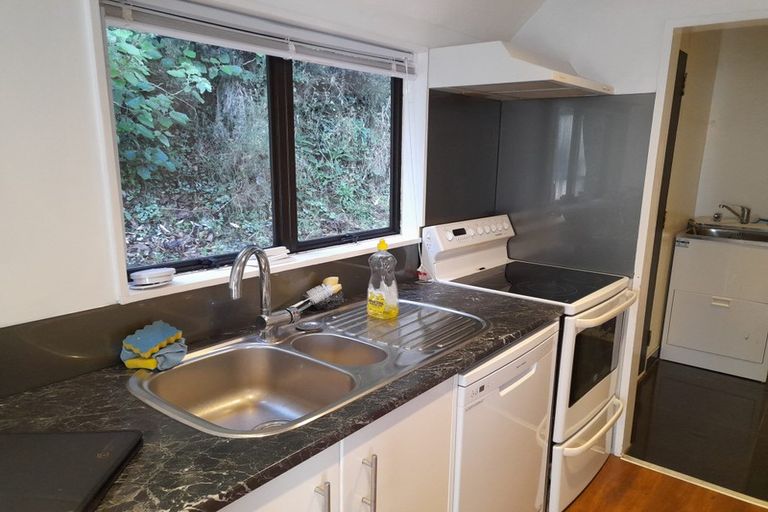 Photo of property in 62 Colchester Crescent, Newlands, Wellington, 6037