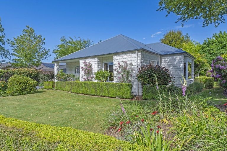 Photo of property in 30 Oakden Drive, Darfield, 7510