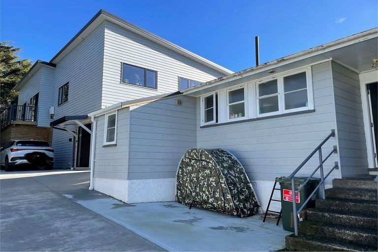 Photo of property in 37a Victory Crescent, Tawa, Wellington, 5028