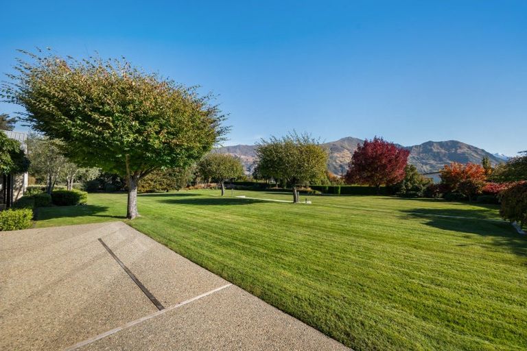 Photo of property in 248 Beacon Point Road, Wanaka, 9305