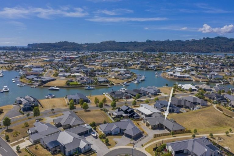 Photo of property in 7 Roseberry Place, Whitianga, 3510