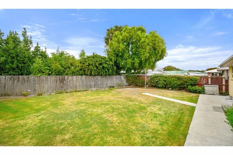 Photo of property in 8 Blossomdale Place, Bishopdale, Christchurch, 8053