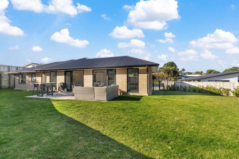 Photo of property in 8 Manakohi Street, Spotswood, New Plymouth, 4310