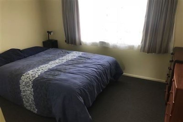 Photo of property in 44 Takapuwahia Drive, Takapuwahia, Porirua, 5022