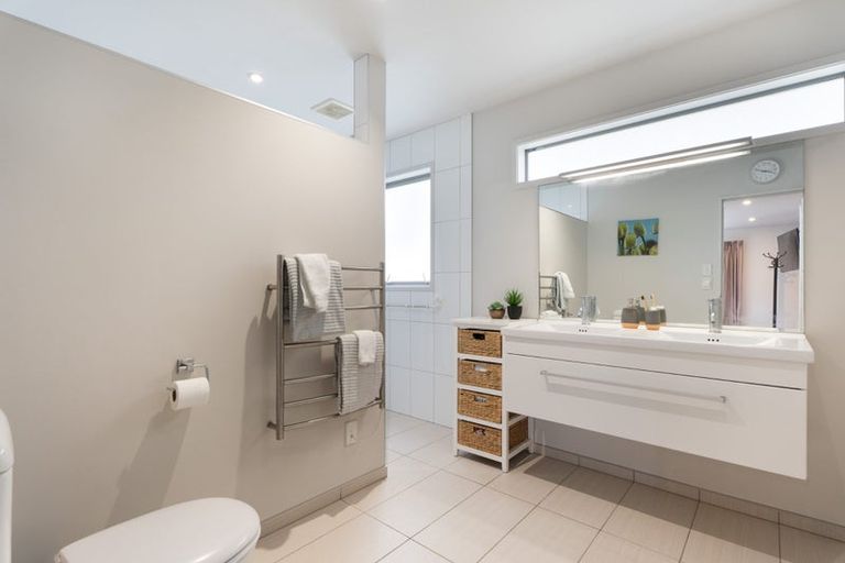 Photo of property in 8 Halewood Grove, Churton Park, Wellington, 6037