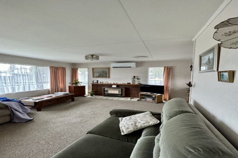 Photo of property in 48 Apollo Parade, Milson, Palmerston North, 4414