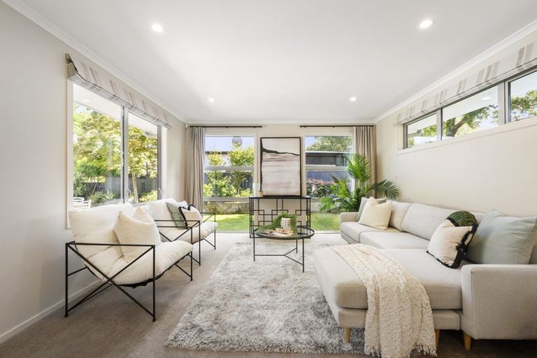 Photo of property in 8 Bateson Way, Heretaunga, Upper Hutt, 5018