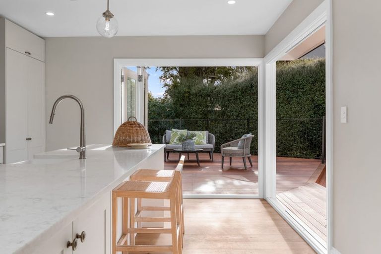 Photo of property in 43 Tomes Road, St Albans, Christchurch, 8052