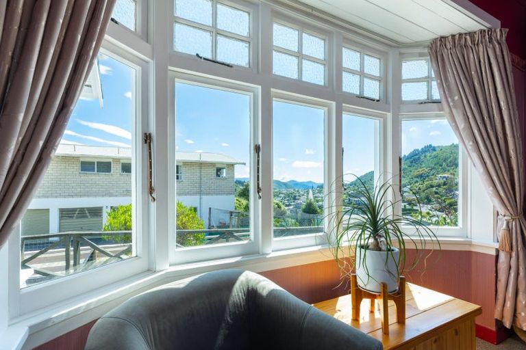 Photo of property in 7 Broadway, Picton, 7220