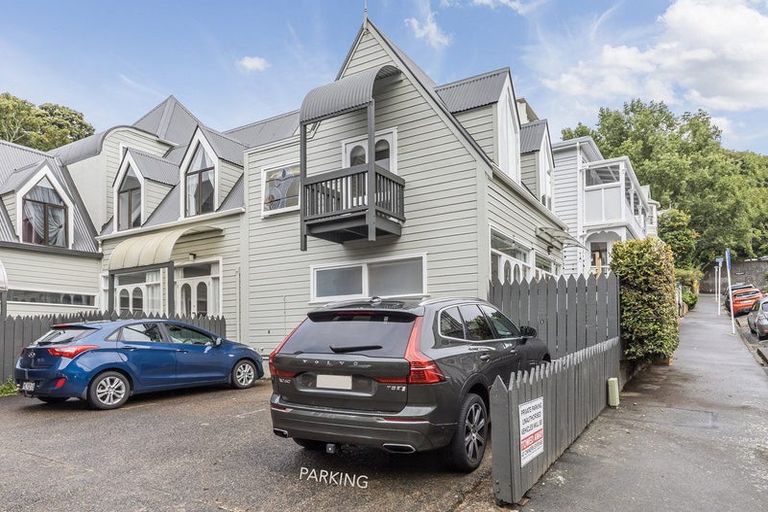 Photo of property in 1/1 Cottleville Terrace, Thorndon, Wellington, 6011