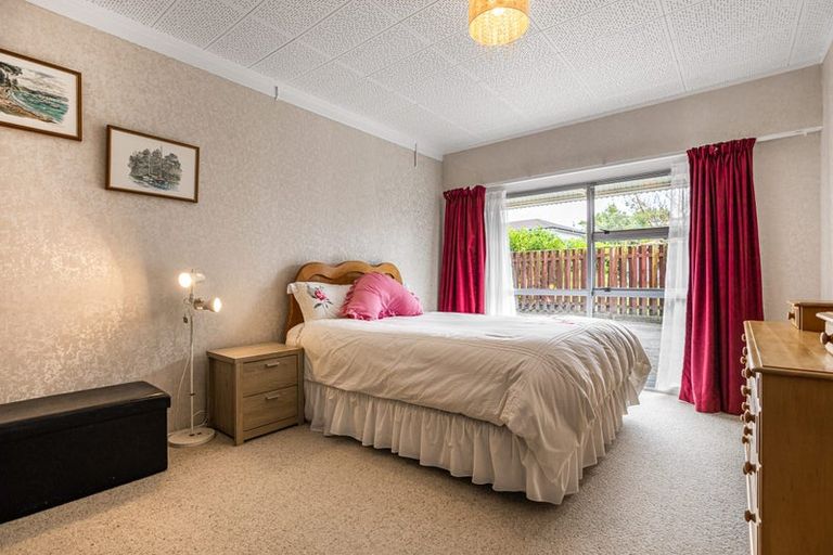 Photo of property in 76b Kiwi Esplanade, Mangere Bridge, Auckland, 2022