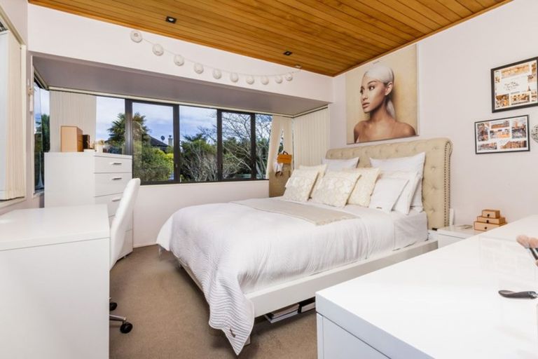 Photo of property in 26 Churchill Road, Murrays Bay, Auckland, 0630