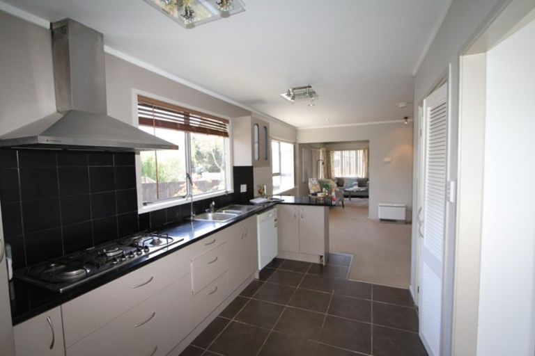 Photo of property in 22 Glennandrew Drive, Half Moon Bay, Auckland, 2012