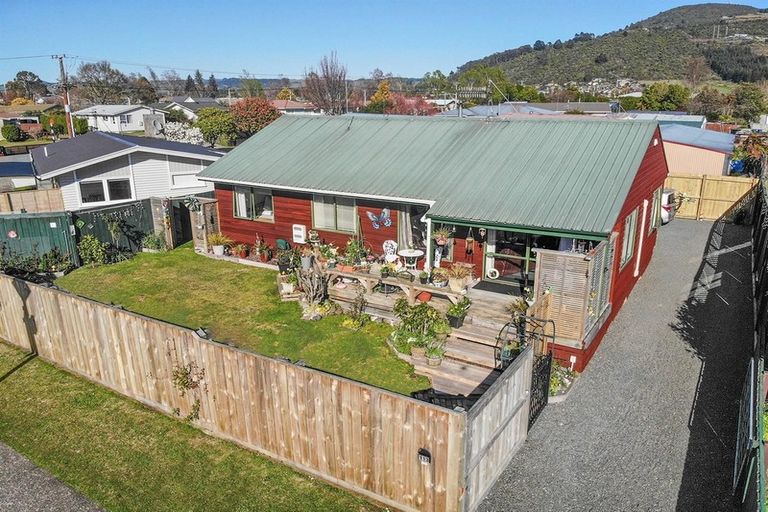 Photo of property in 113 Aquarius Drive, Kawaha Point, Rotorua, 3010