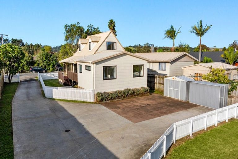 Photo of property in 6 Te Moau Avenue, Parakai, 0830