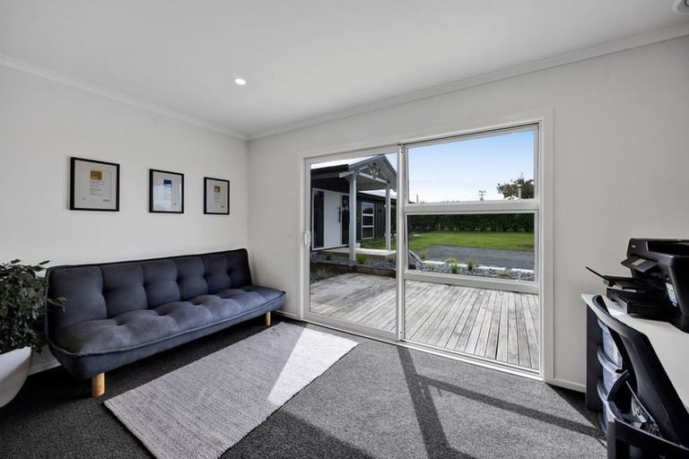 Photo of property in 423 Cardiff Road, Pembroke, Stratford, 4391