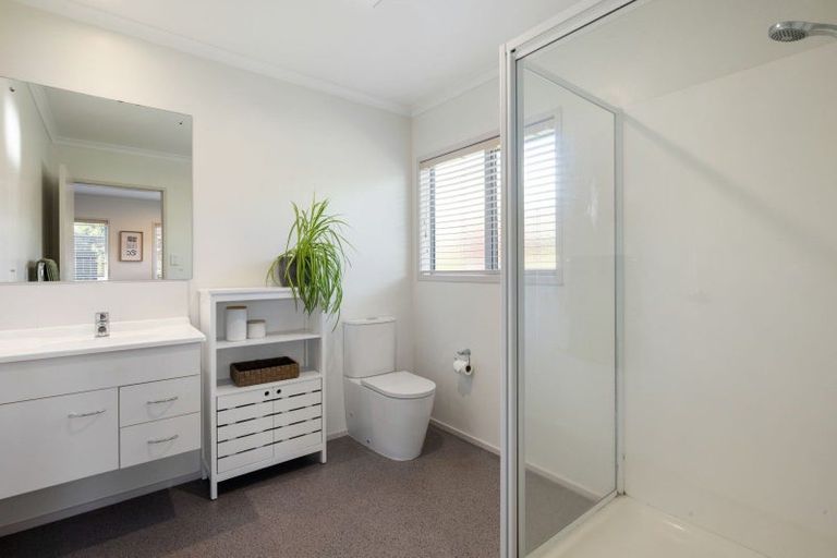 Photo of property in 107 Farnborough Drive, Grandview Heights, Hamilton, 3200