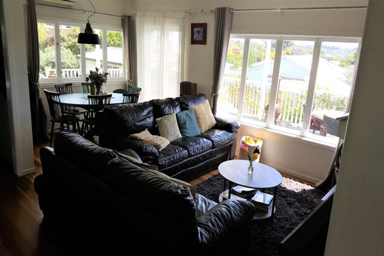 Photo of property in 44 Woodward Avenue, Mangere Bridge, Auckland, 2022
