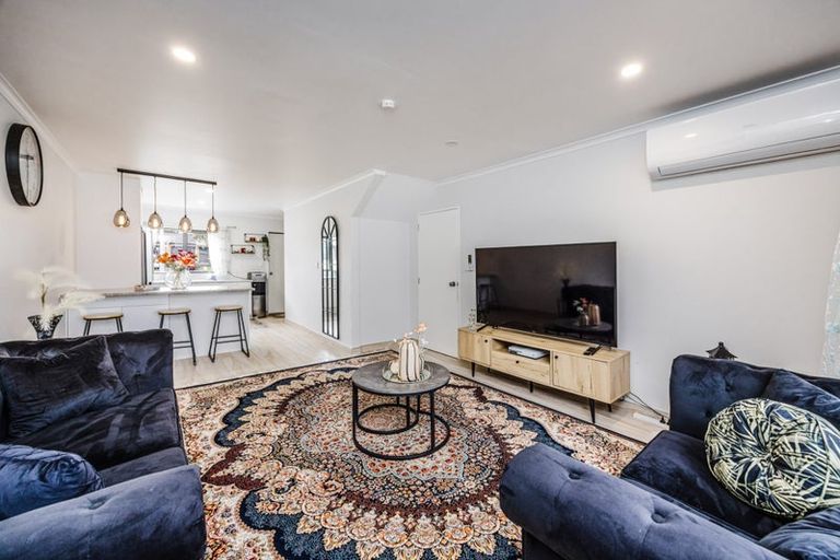 Photo of property in 11 Battlen Place, Manurewa, Auckland, 2105