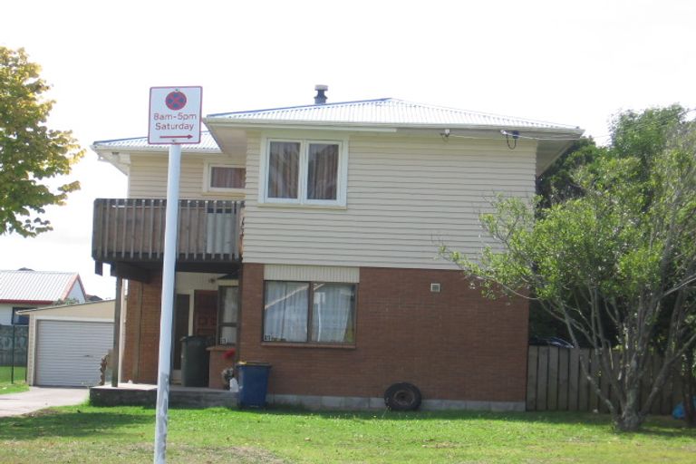 Photo of property in 19 Albert Road, Kelston, Auckland, 0602