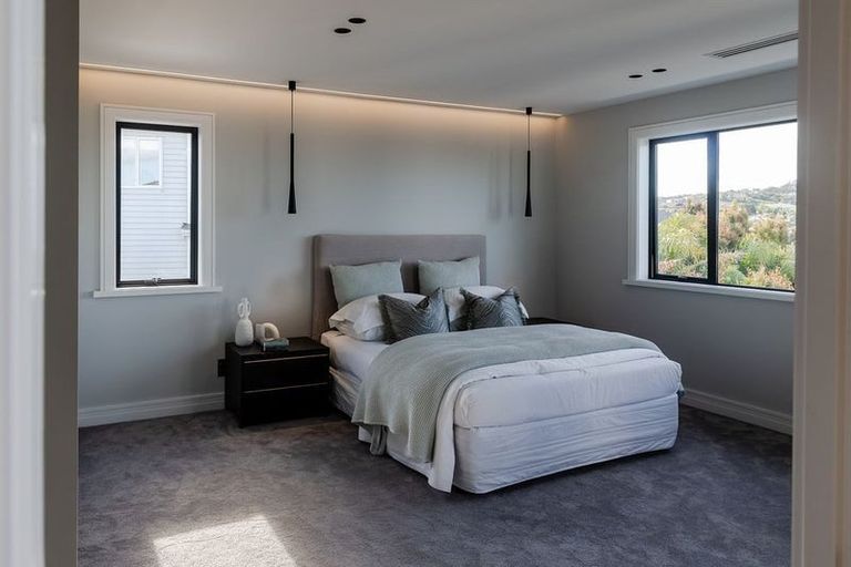 Photo of property in 112 Arran Point Parade, Orewa, 0931