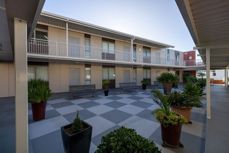 Photo of property in Algarve Apartments, 305/332 Maunganui Road, Mount Maunganui, 3116