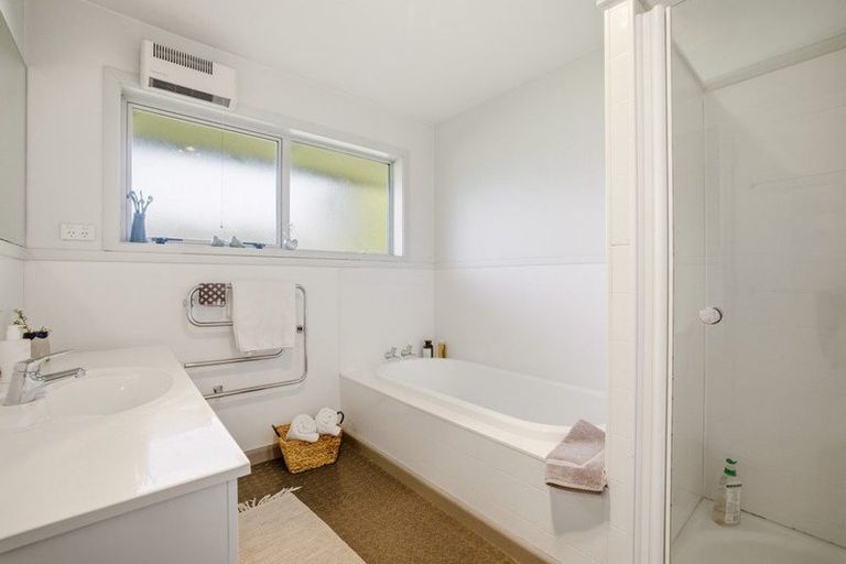 Photo of property in 16a Hamilton Avenue, Ilam, Christchurch, 8041