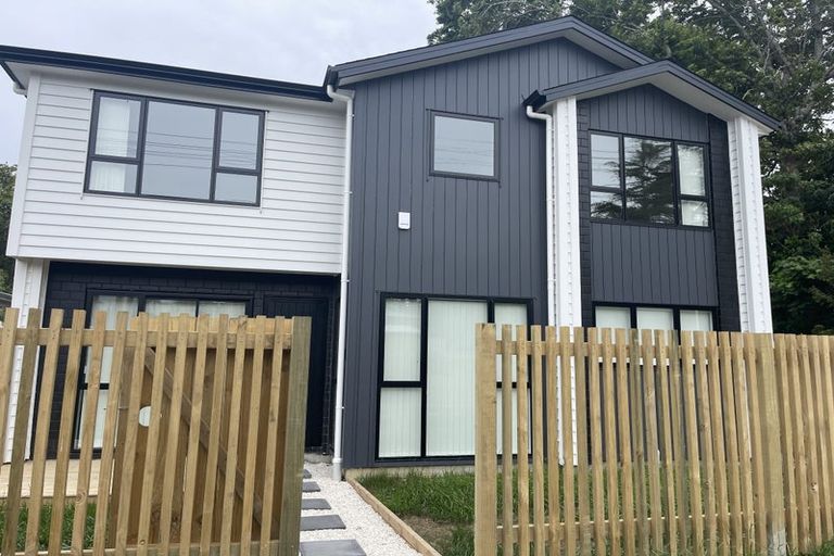 Photo of property in 30a Lowtherhurst Road, Massey, Auckland, 0614