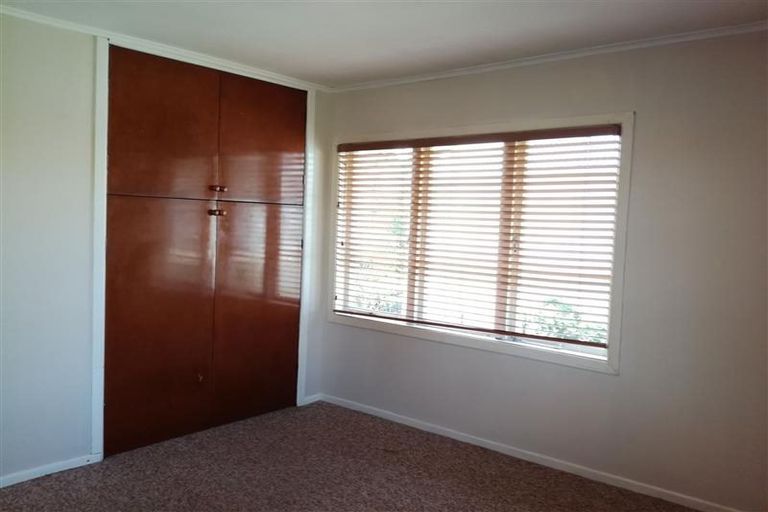 Photo of property in 1/10 Alma Street, Te Atatu South, Auckland, 0610