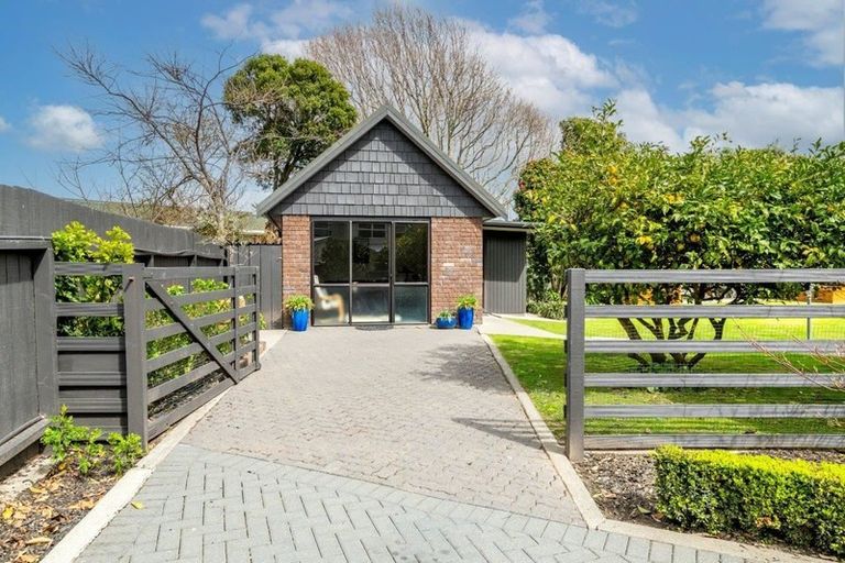 Photo of property in 21 Hurunui Street, Waikanae, 5036