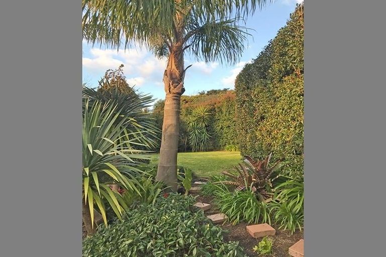 Photo of property in 2/563 East Coast Road, Browns Bay, Auckland, 0630