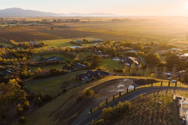 Photo of property in 33 Dry Hills Lane, Riverlands, Blenheim, 7274