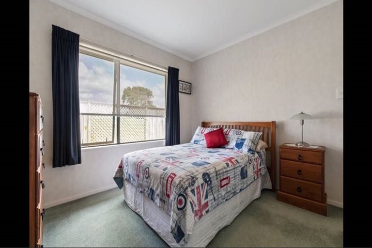 Photo of property in 34 Blackwood Drive, Wattle Downs, Auckland, 2103